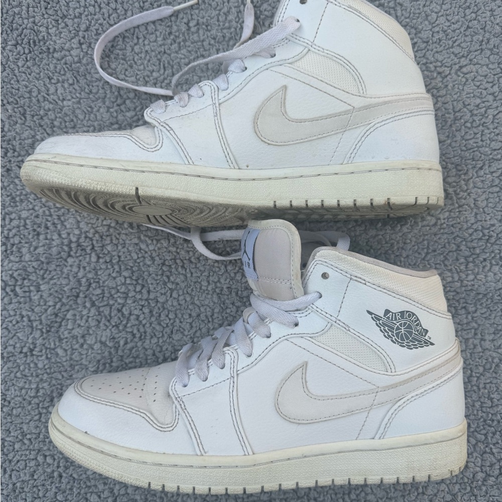 Air Jordan 1 Mid Retro Nike Ladies Sneakers size 8 Whiteout Leather